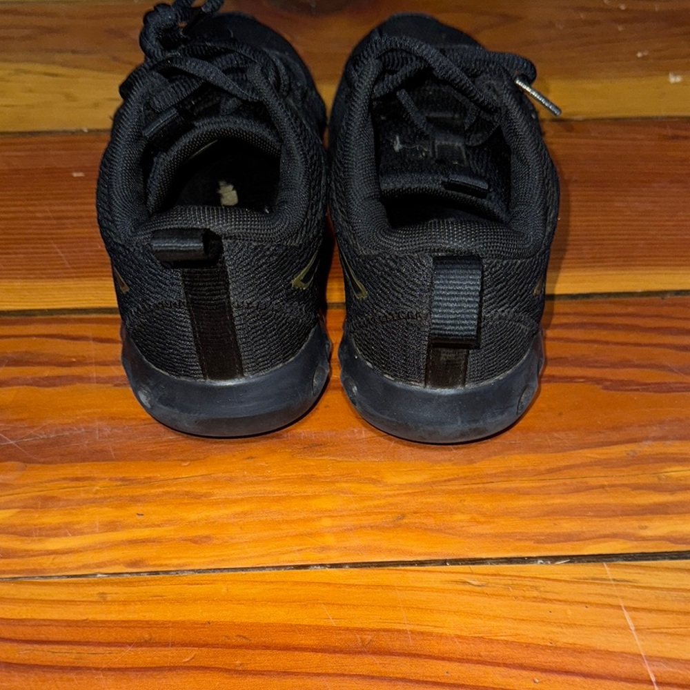 Sneakers - Picture 3 of 3